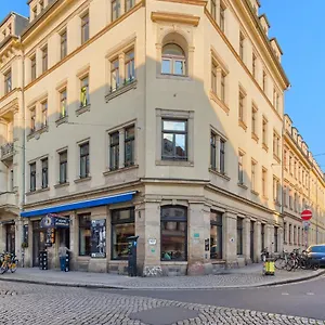 Mondpalast Hostel